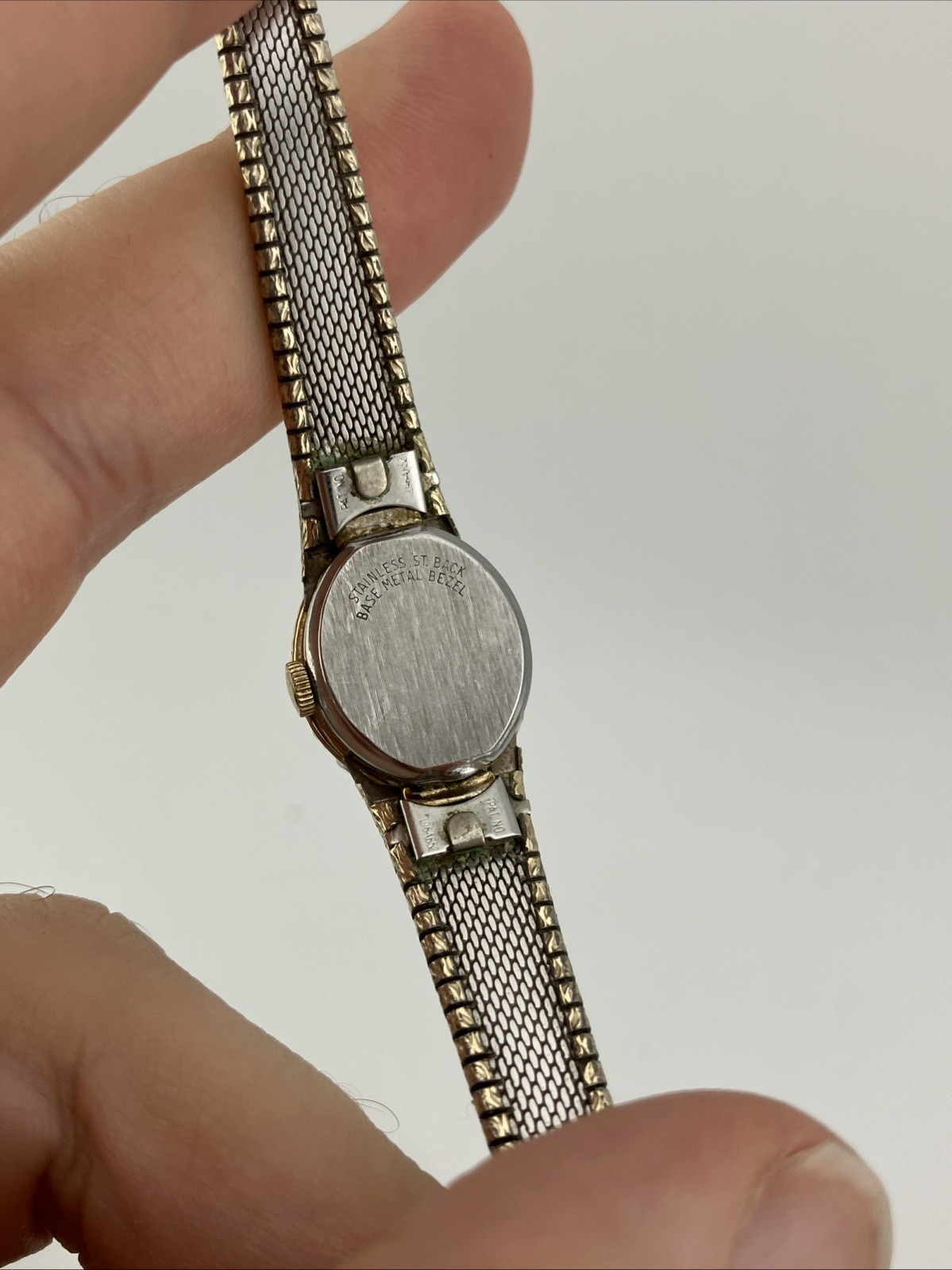 Vtg Wittnauer Ladies 16mm Dainty Watch Gold Tone Diamond Bezel 5.5″ – RUNS