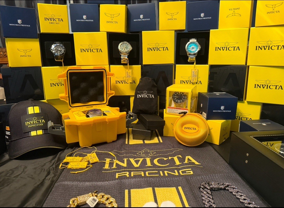 Invicta Men’s Watch Speedway Quartz Blue Dial Silver Tone Bracelet 48912