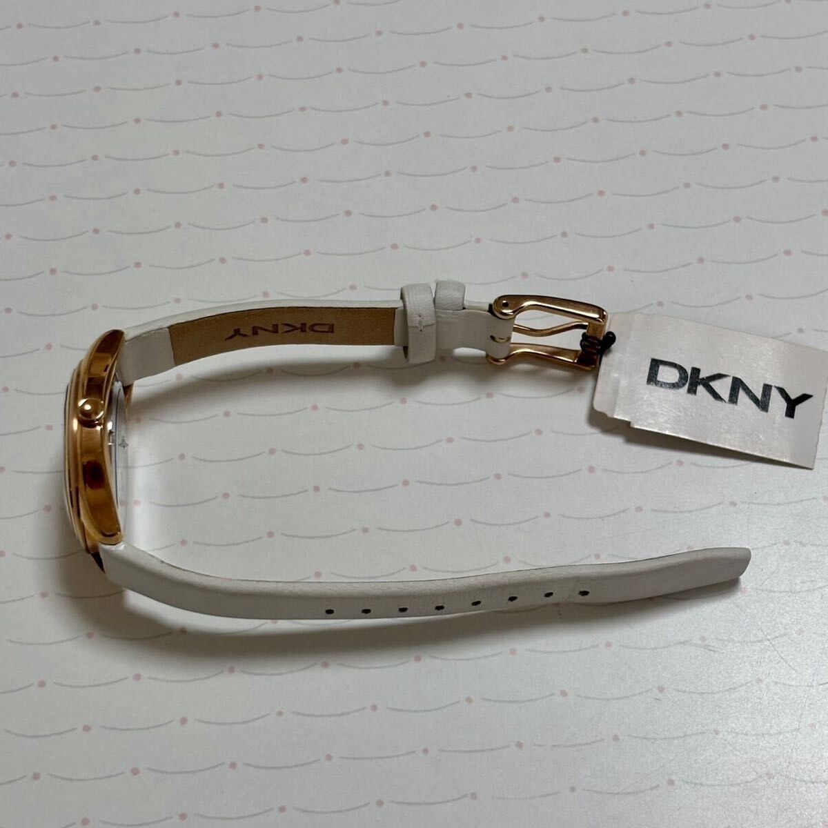 DKNY Donna Karan New York watch NY8808 32mm unused long-term storage Nobox