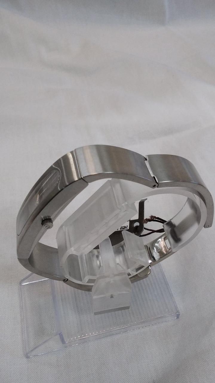 Gucci Quartz Watch 2400s Used
