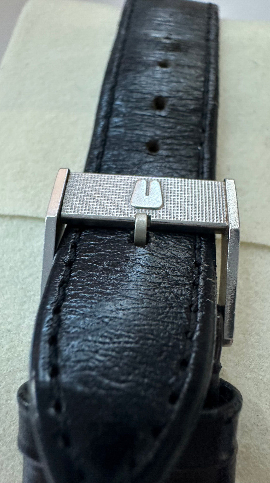 Universal Genève Polerouter Date Large Second Automatic 593256 LOCATED IN THE US