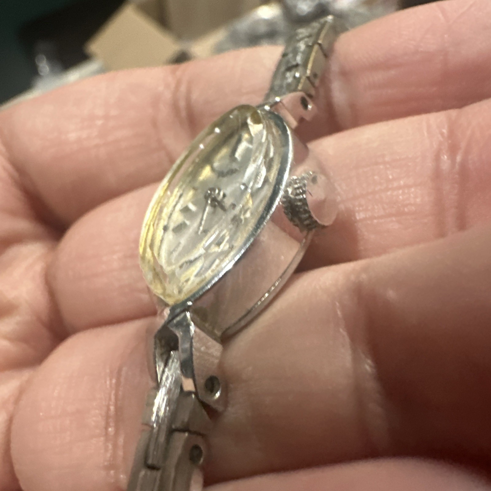 Working Vintage Pulsar Manual Wind 17 Jewels Ladies Watch 15mm Fit 6in Read!