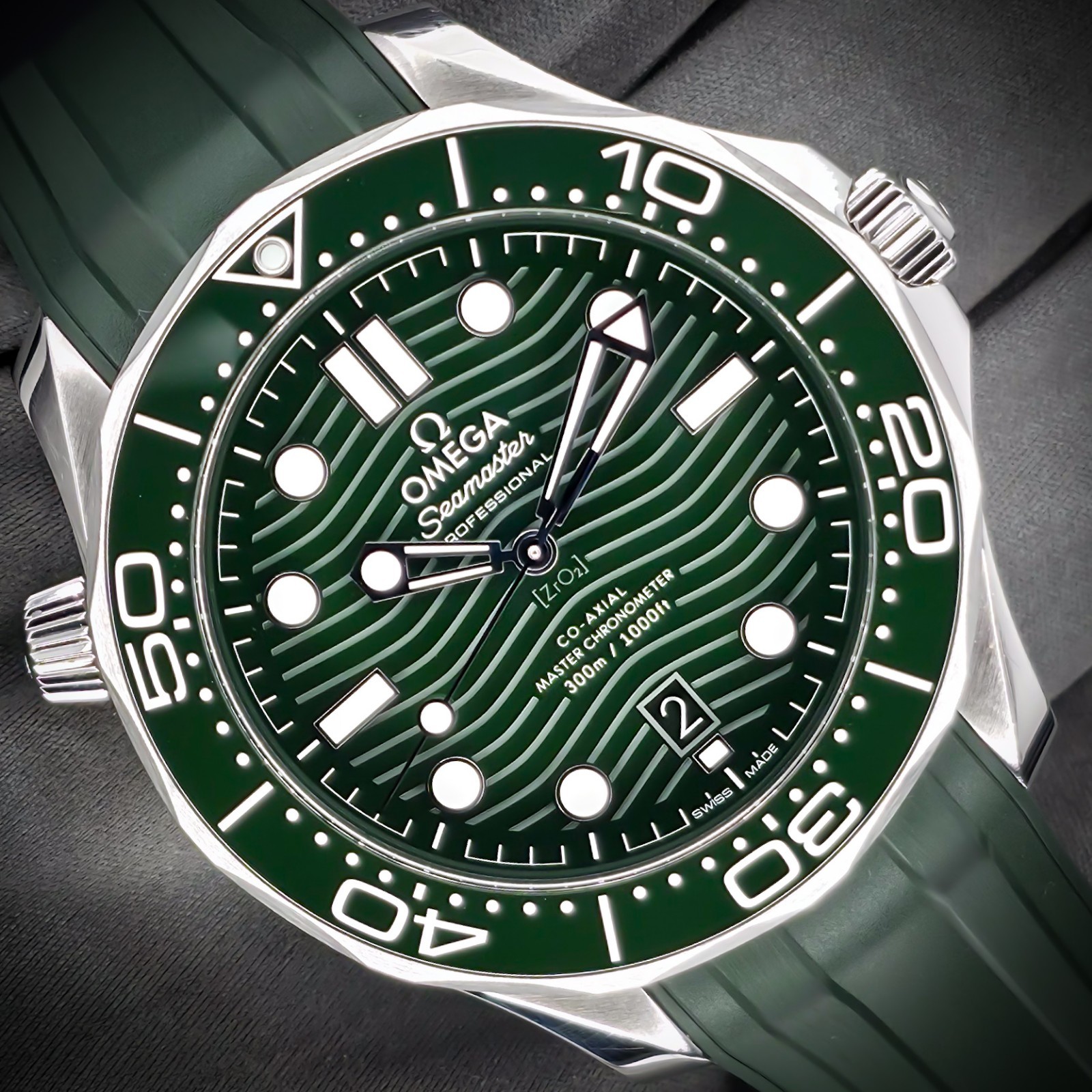 OMEGA SEAMASTER DIVER 300M | REF.210.32.42.20.10.001 | GREEN DIAL | BOX & PAPERS