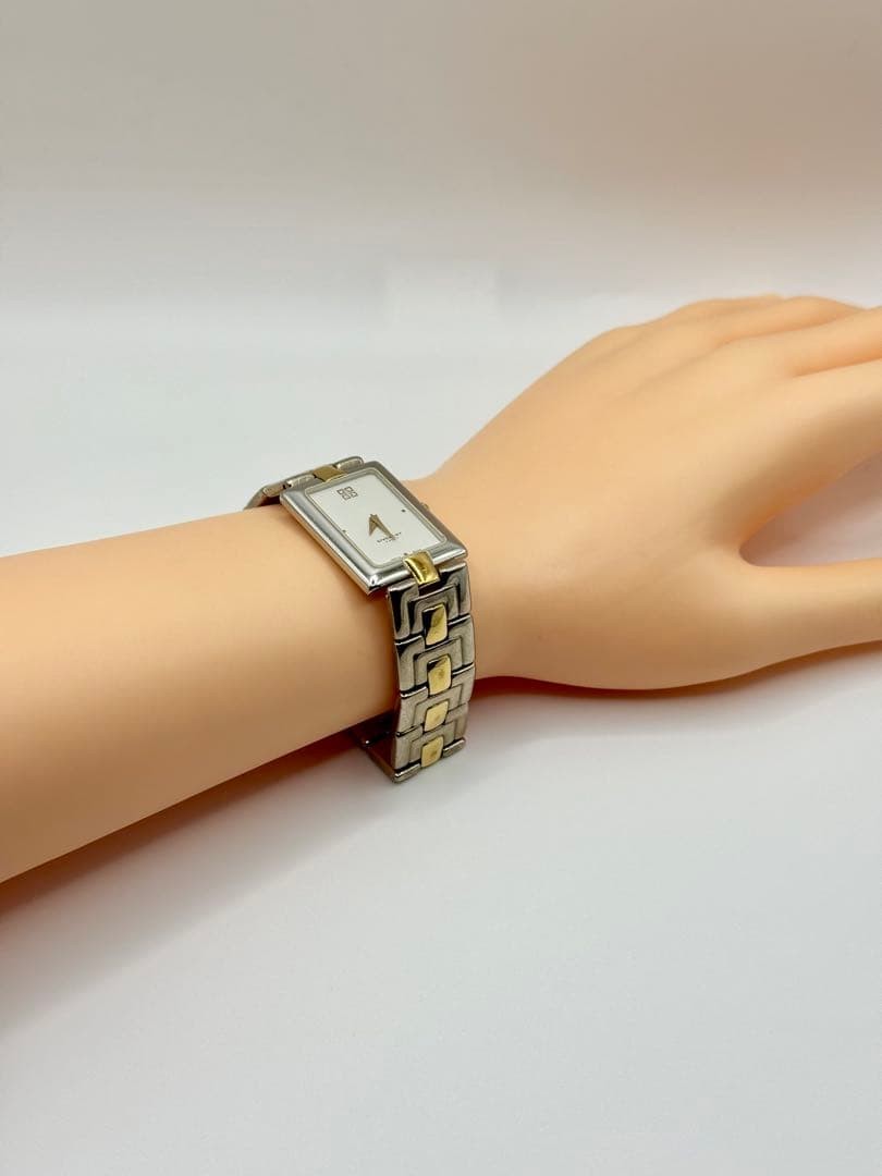 GIVENCHY Square QZ Watch White Dial Ladies Vintage 15-15.5cm Wristwatch