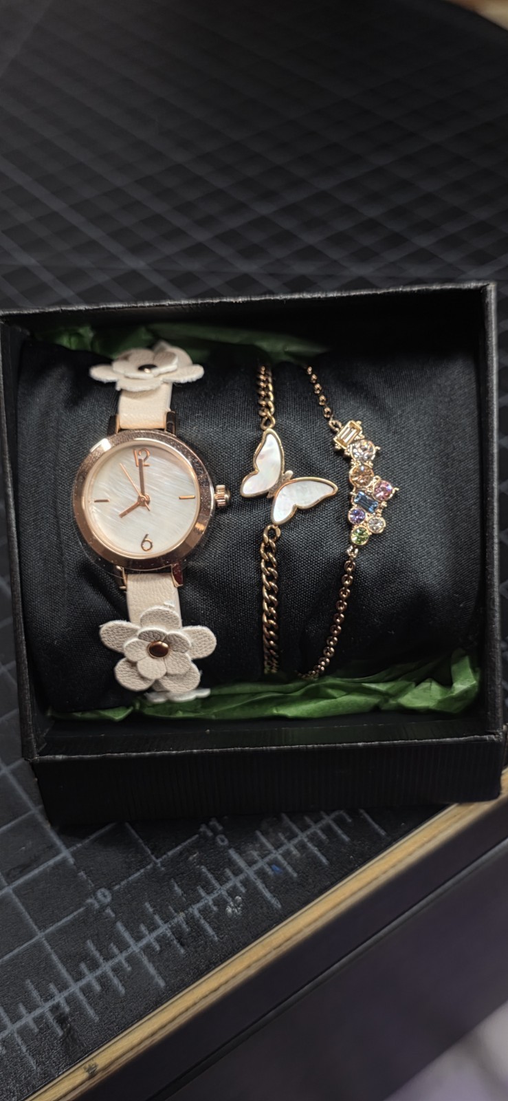 Women’s White Floral Strap Watch Rose Gold Tone + 2 Bracelets NEW Gift Set