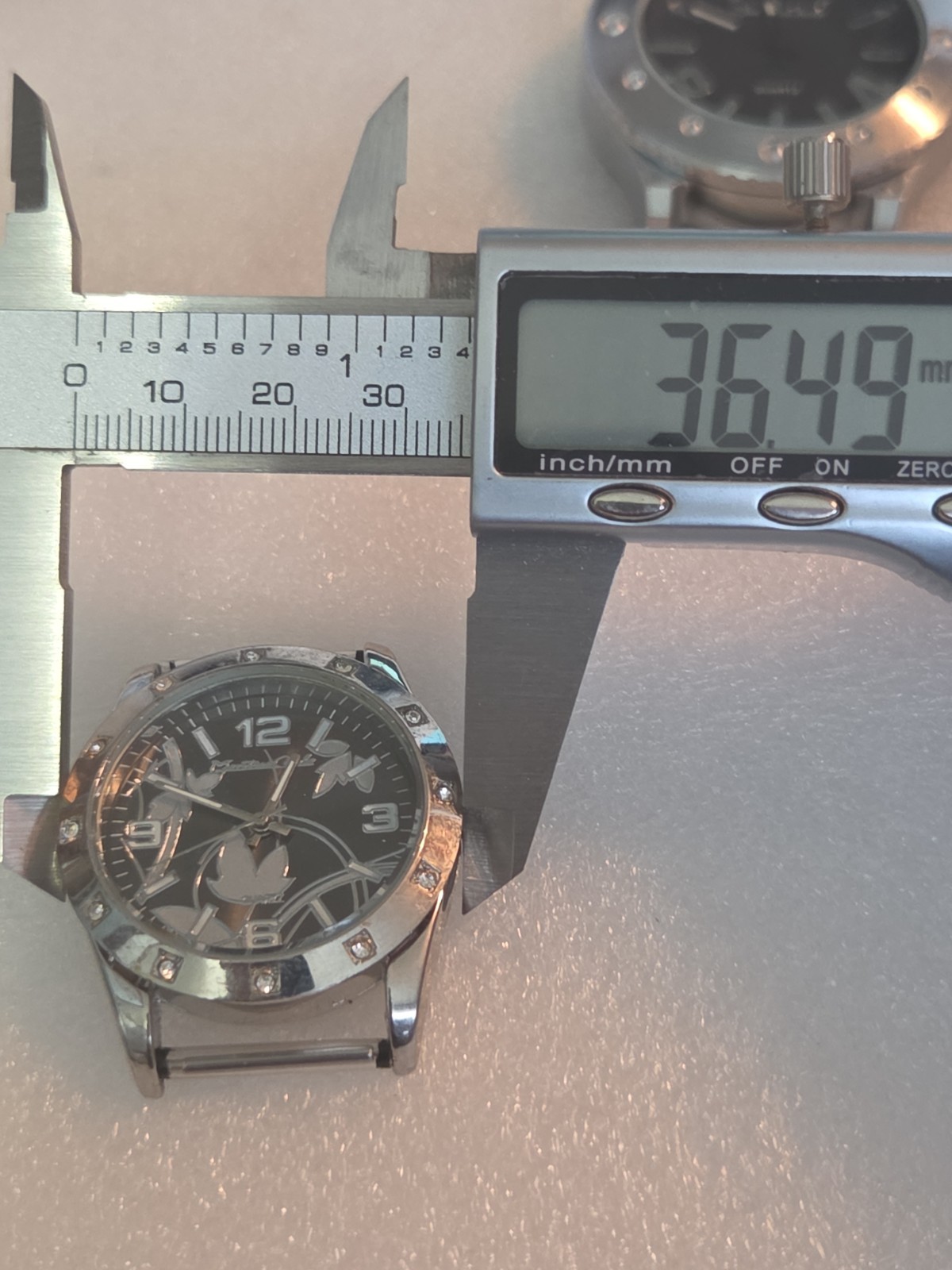 3 Montres Carlo Men’s Watches. Silver Tone. No Bands. Never Worn. New Batteries.