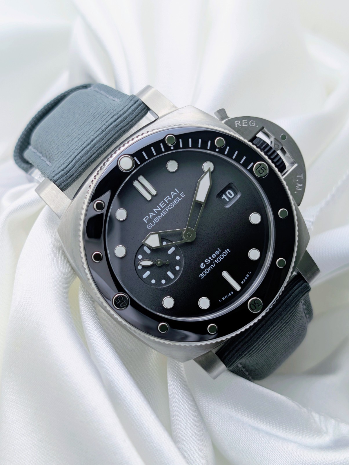 Panerai Submersible QuarantaQuattro Grigio Roccia 44mm Grey PAM01288 Full Set