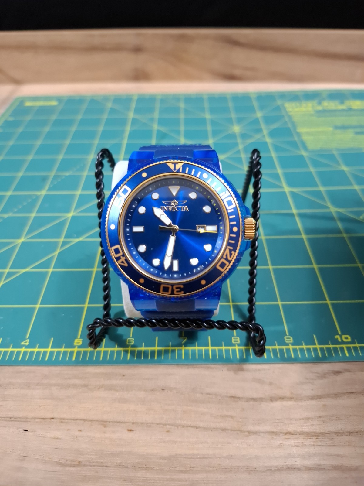 Invicta Grand Pro Diver Men’s Watch 32336 Silicone Band Blue Transparent Japan