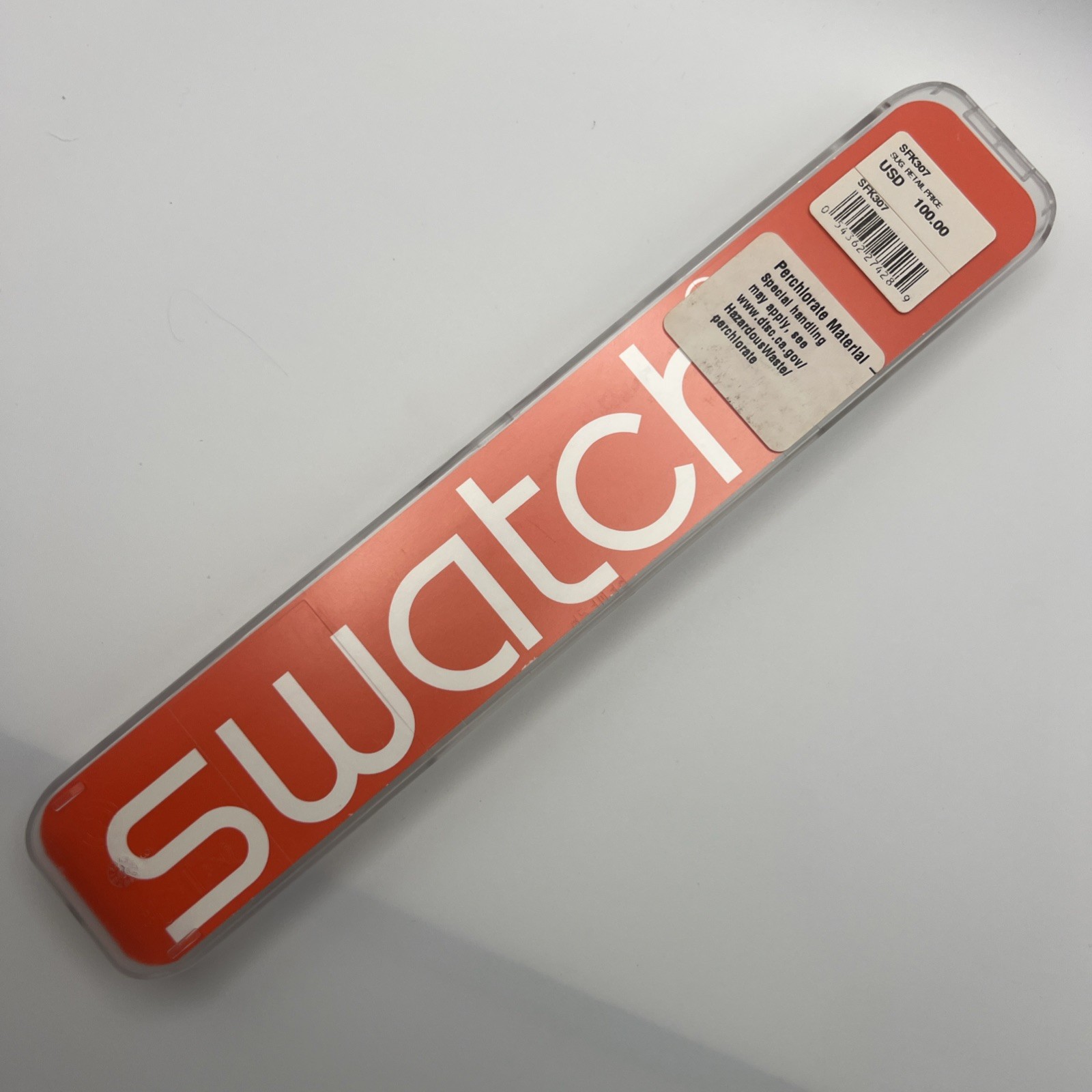 Swatch Skin SENSUAL STREET Ultra Thin White 34mm Watch SFK307 2007 Case