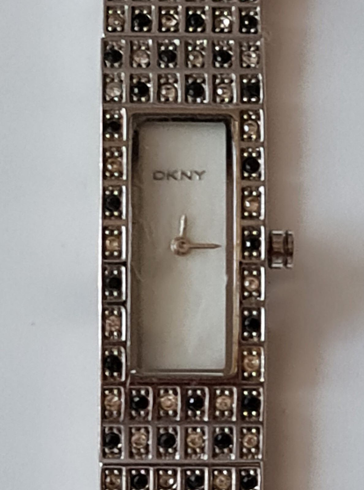 LADIES’ VINTAGE AUTHENTIC DKNY DONNA KARAN SWAROVSKI CRYSTALS WOMENS WATCH