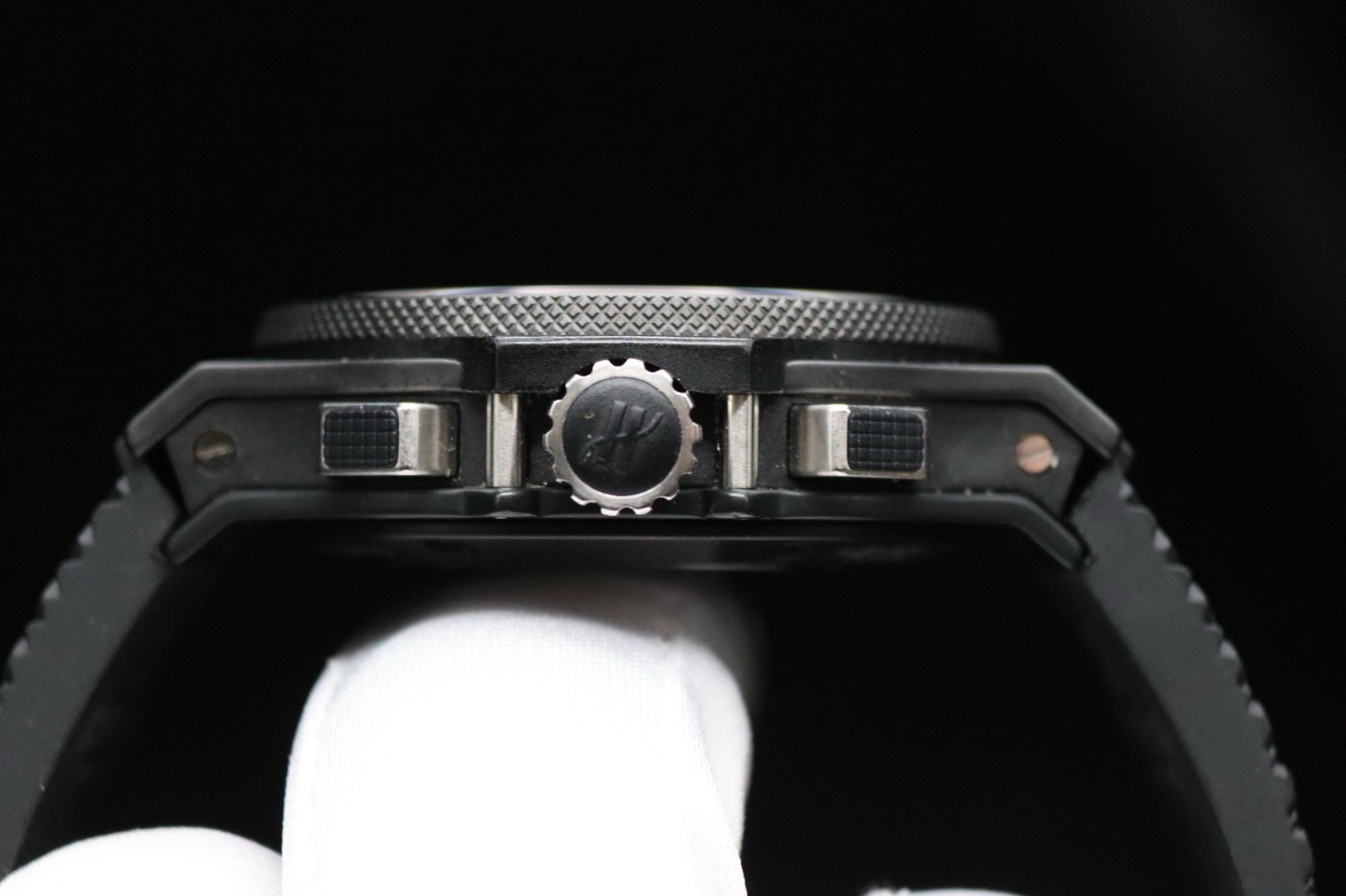 Hublot Big Bang Black Magic Black Carbon Fiber Dial Ceramic B&P 301.CI.1770.RX