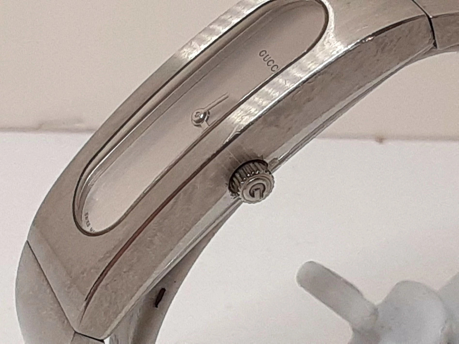 Gucci Ladies Bangle Watch 2400S Silver SS Quartz Analog From Japan