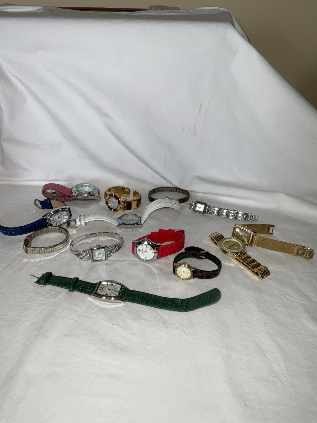 Lot Of 13 Vintage Watches Various Brands Untested