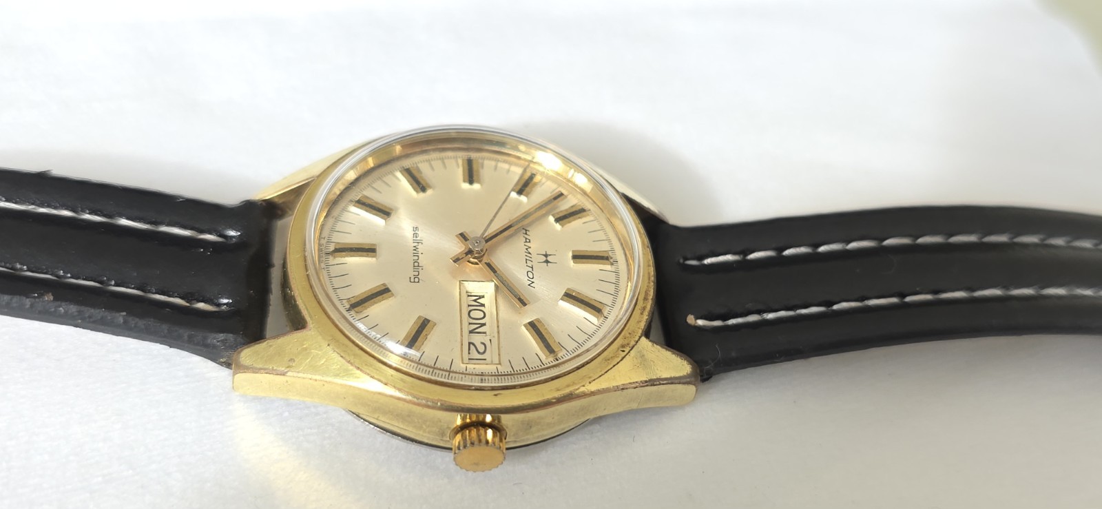 Vintage Hamilton Selfwinding 826 Day Date Gold Tone Men’s 35mm Watch 826007-4