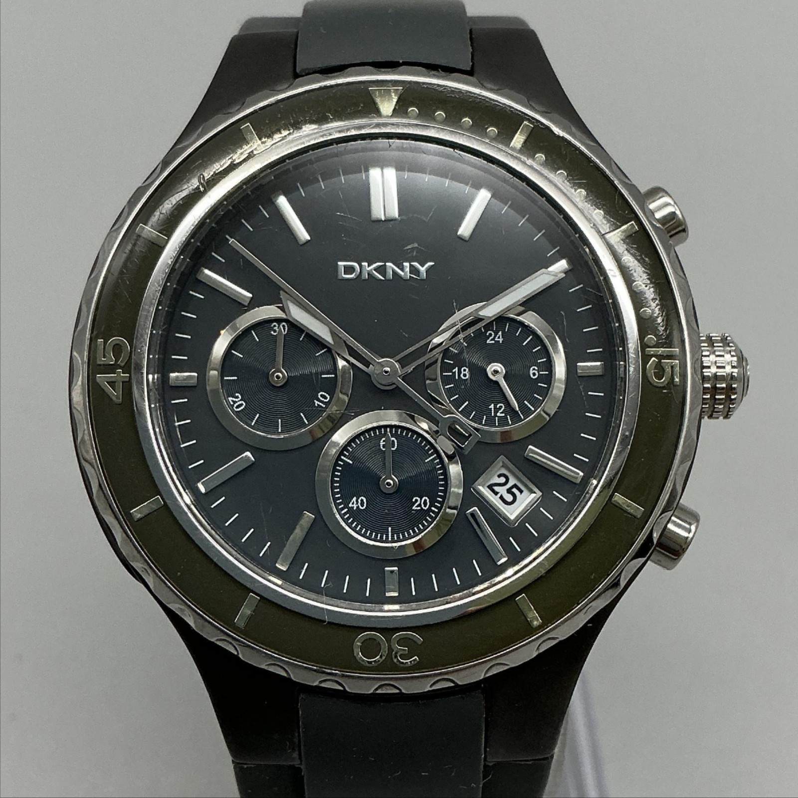 DKNY Mens Watch 42mm Black Dial Chronograph Date Sport NY-1470 New Battery
