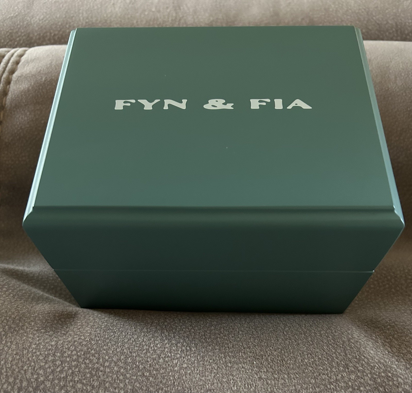 FYN & FIA Gold Dress Wristwatch Mother of Pearl Dial w/ Box *BRAND NEW