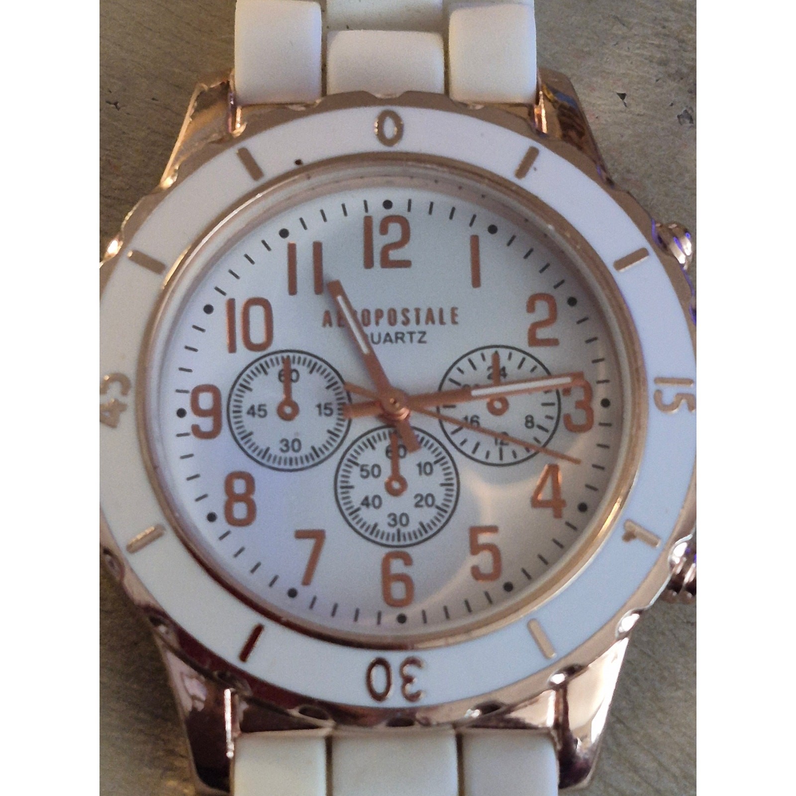 Aeropostale ladies sport watch rose gold tone accents stylish all ages New