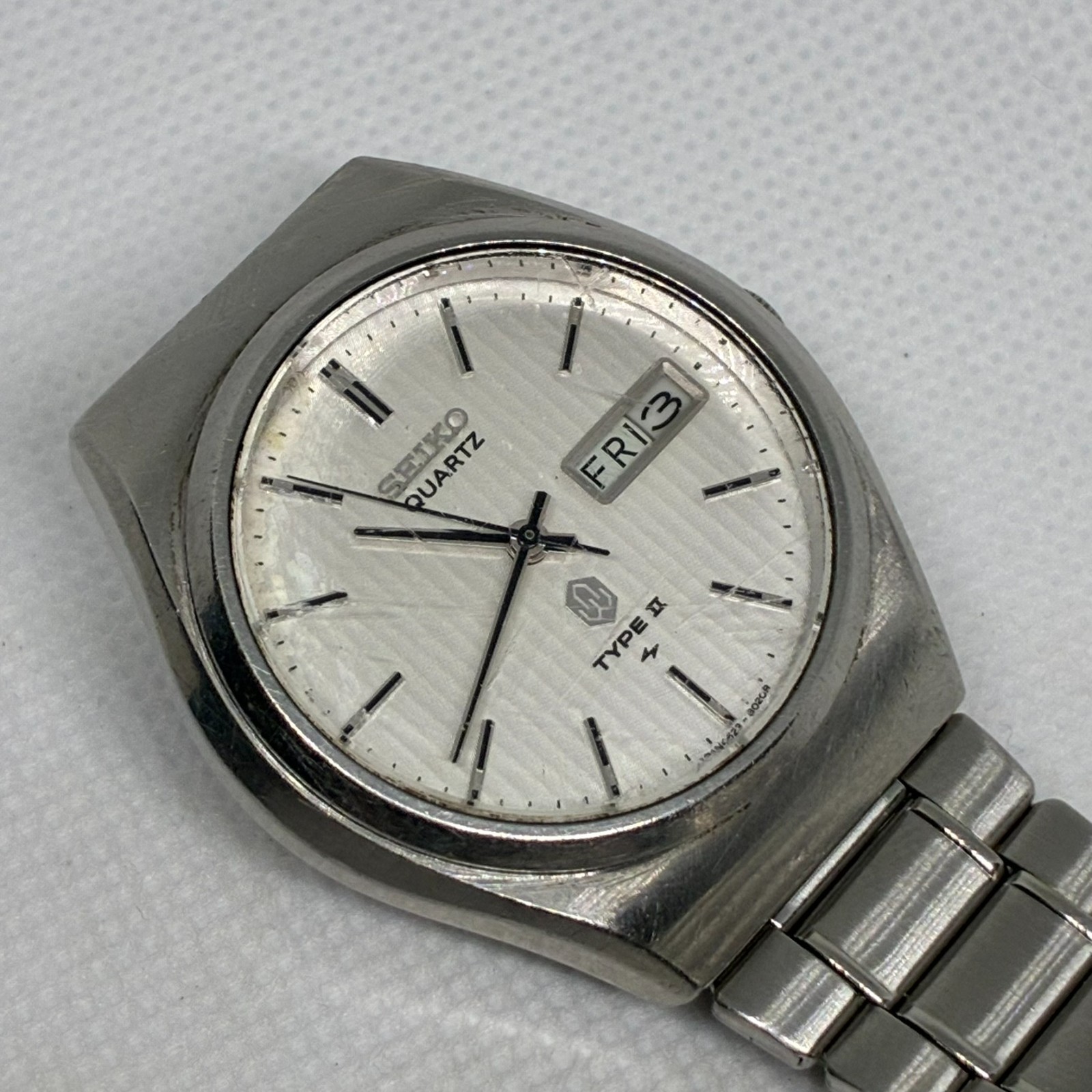 VTG Seiko Type II 4623-8010 Quartz Men Watch Silver Tone Pinstripe Dial Day Date