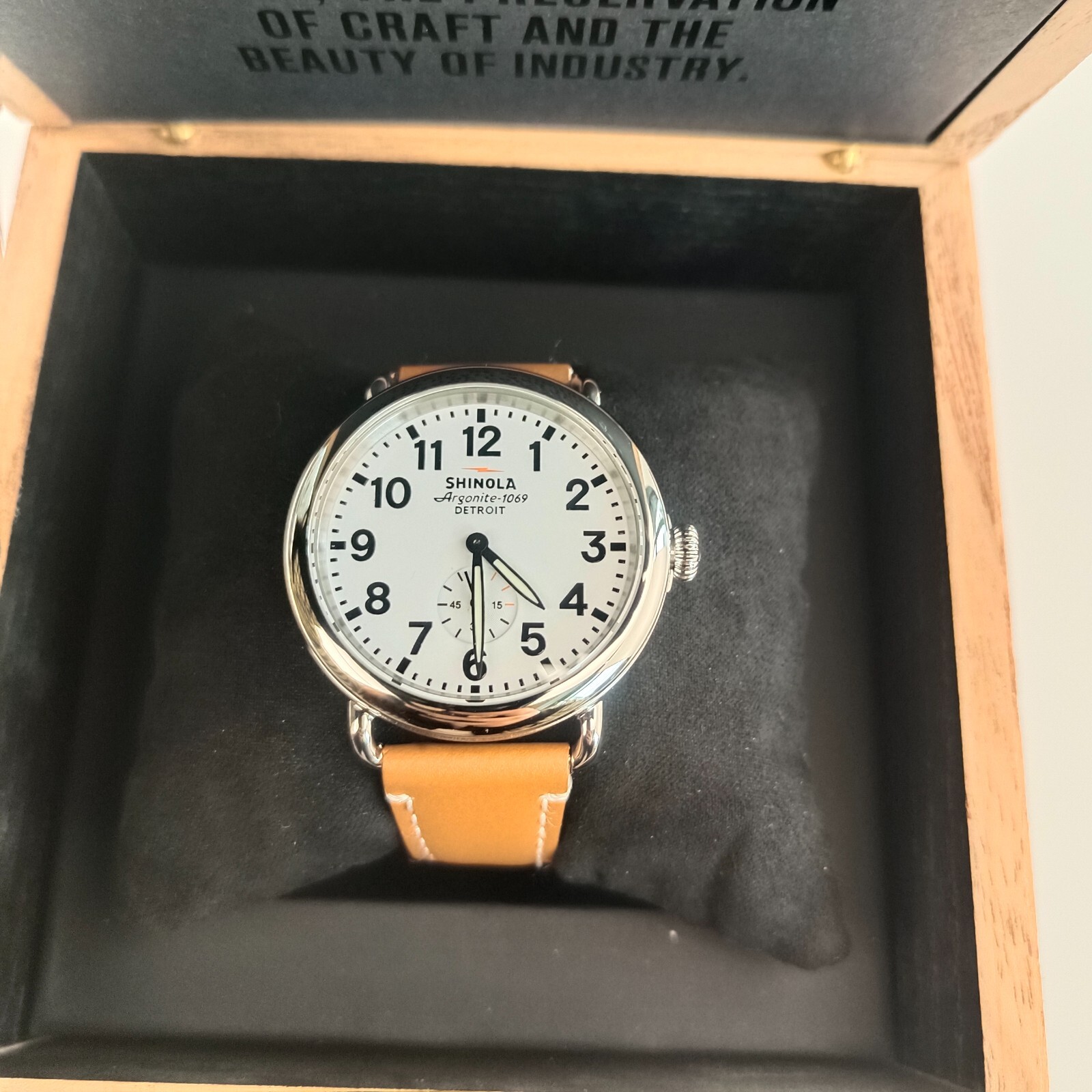 Shinola The Runwell Men’s 41mm with Tan Leather Strap Chronograph Quartz Watch