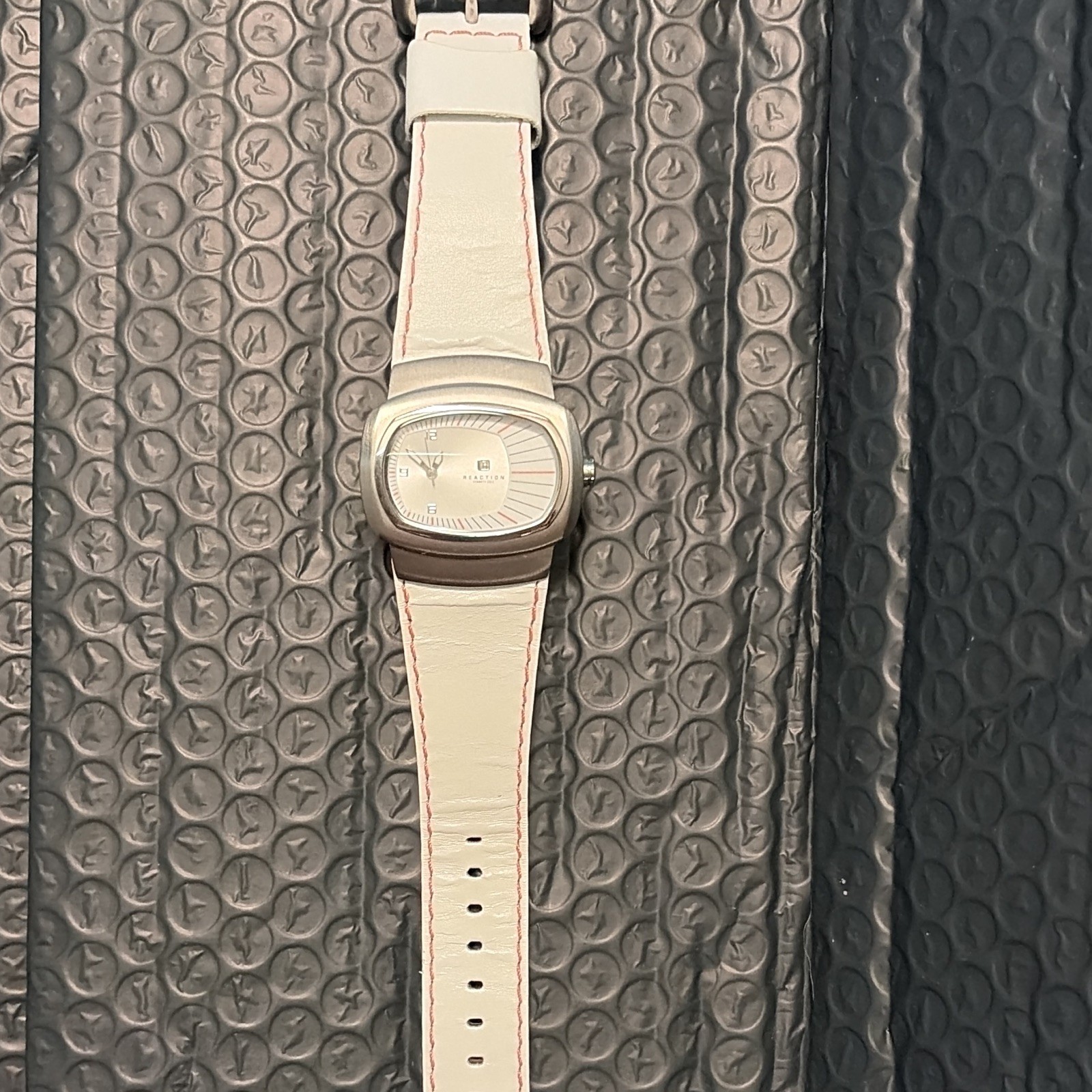 Kenneth Cole Reaction Quartz Analog Watch White Leather Strap Silver Case 30m