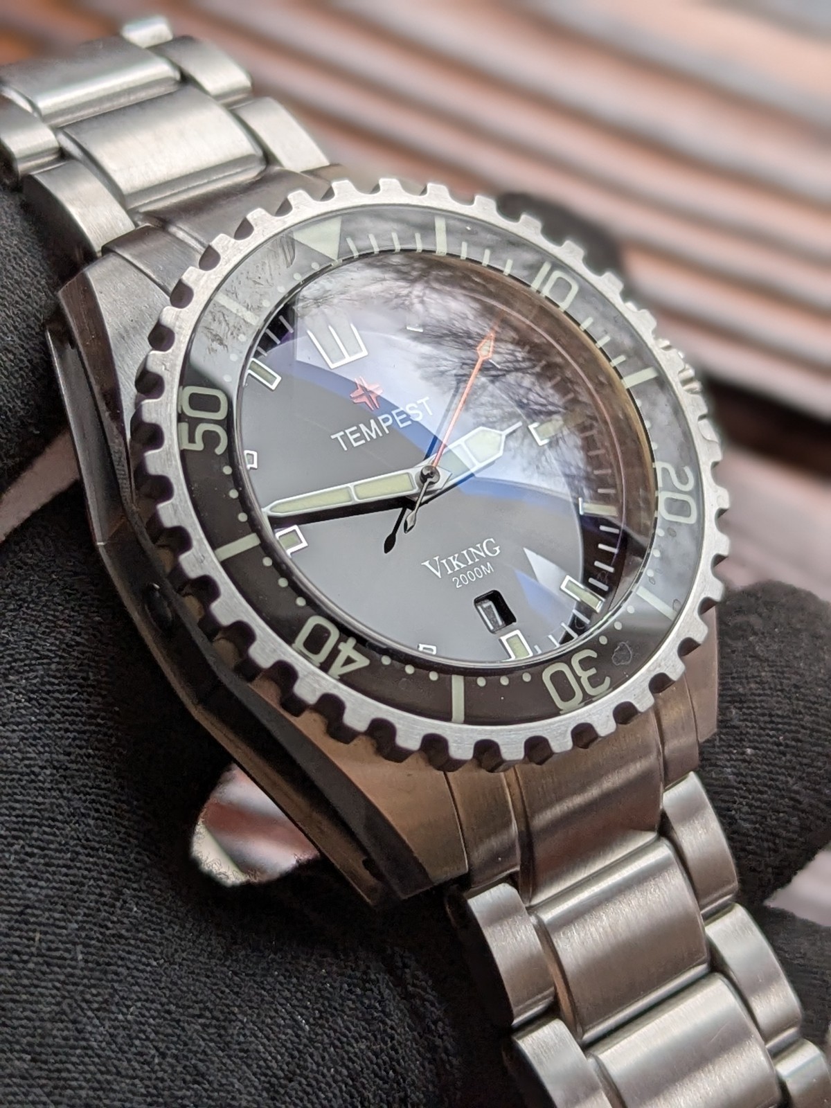 Tempest Viking 2000m Automatic Diver watch High Specs & Build a Treat Microbrand