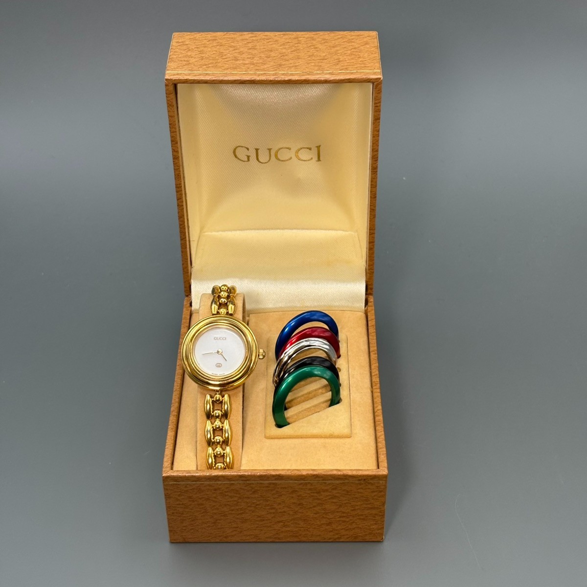 Gucci Change Bezel 12 Colors White /Gold Dial Women Watch Box