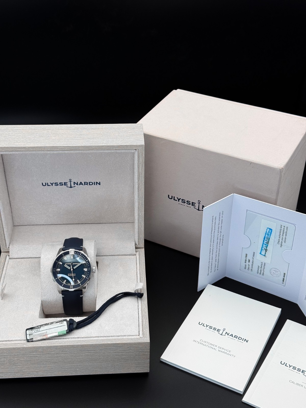 Ulysse Nardin Diver 42mm Blue Men’s Watch – 8163-175/93 Full Set