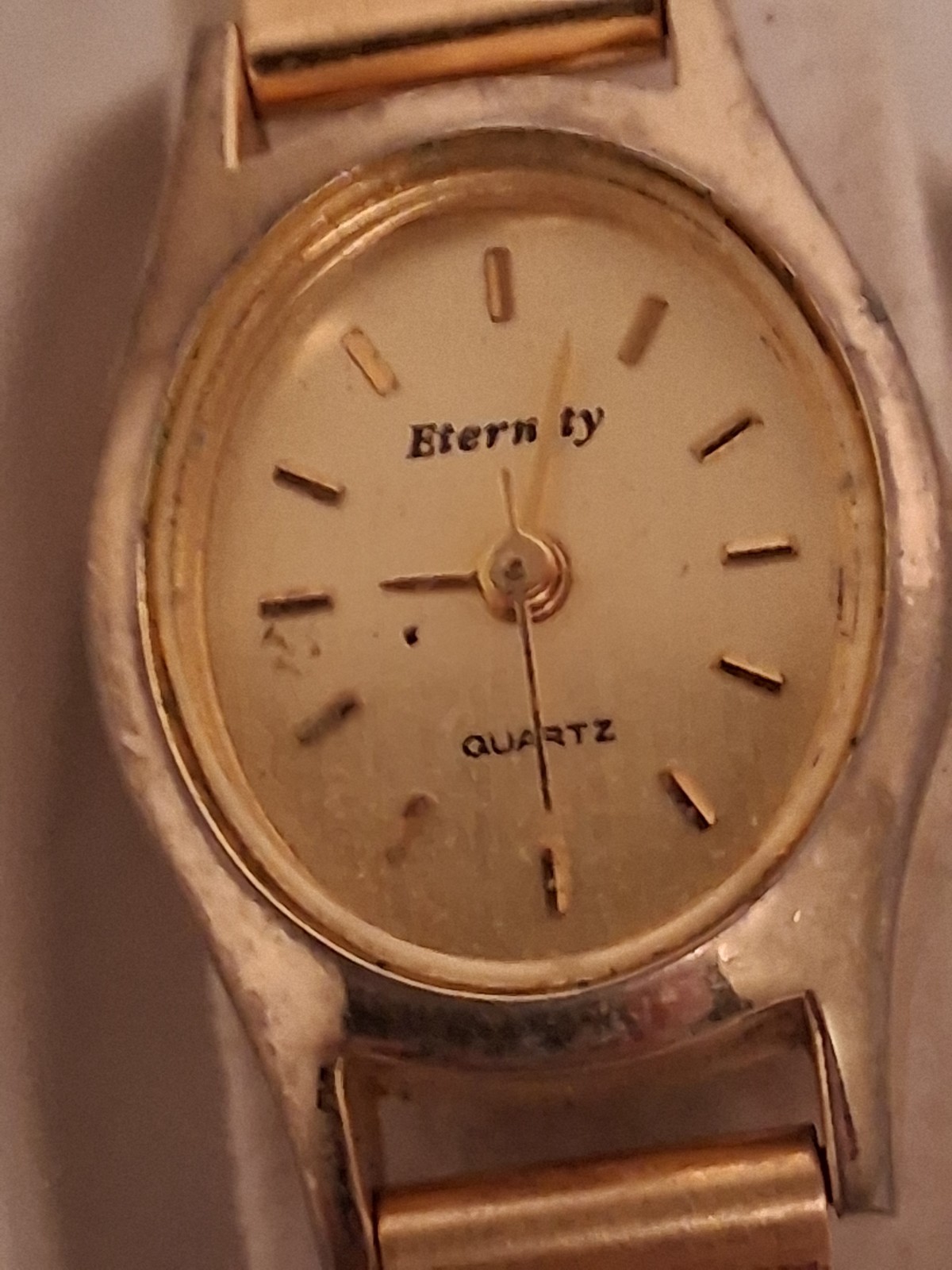 Eternity Ladys Watch Gold Tone Quartz Wristwatch Needs Battery