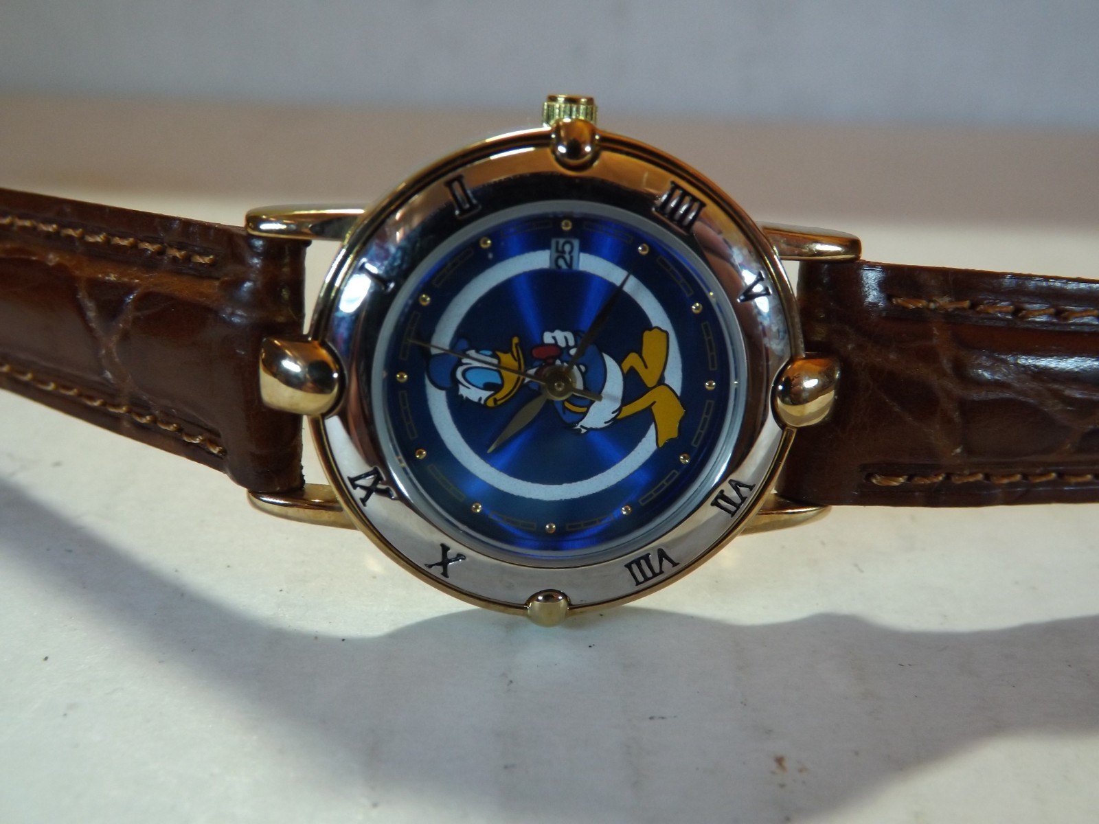 Disney Store Womens Vintage Mickey Mouse Watch (Donald Duck)Date-Fossil-VHTF-New