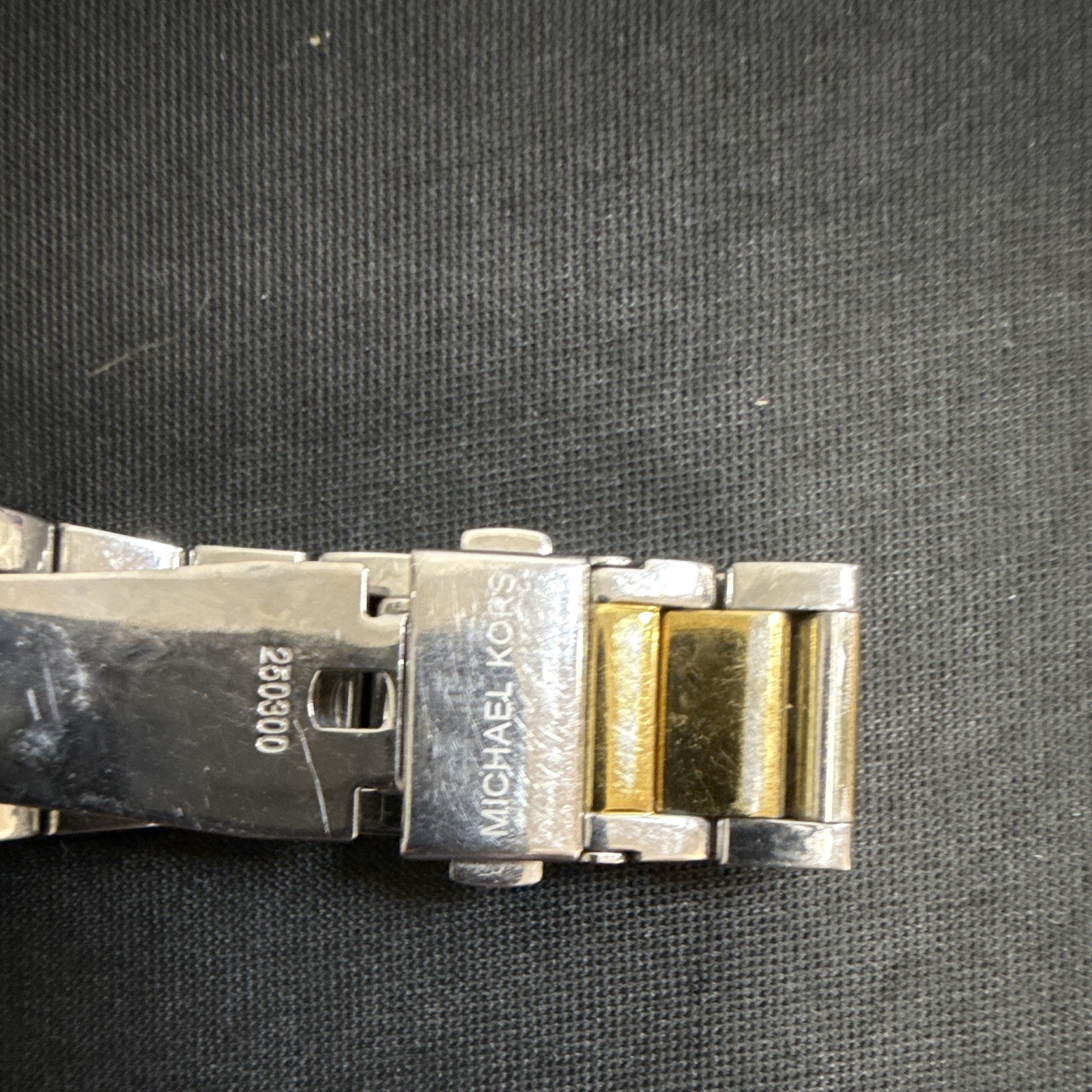 Michael Kors MK-5626 Two-Tone With New Battery! Runs Excellent!