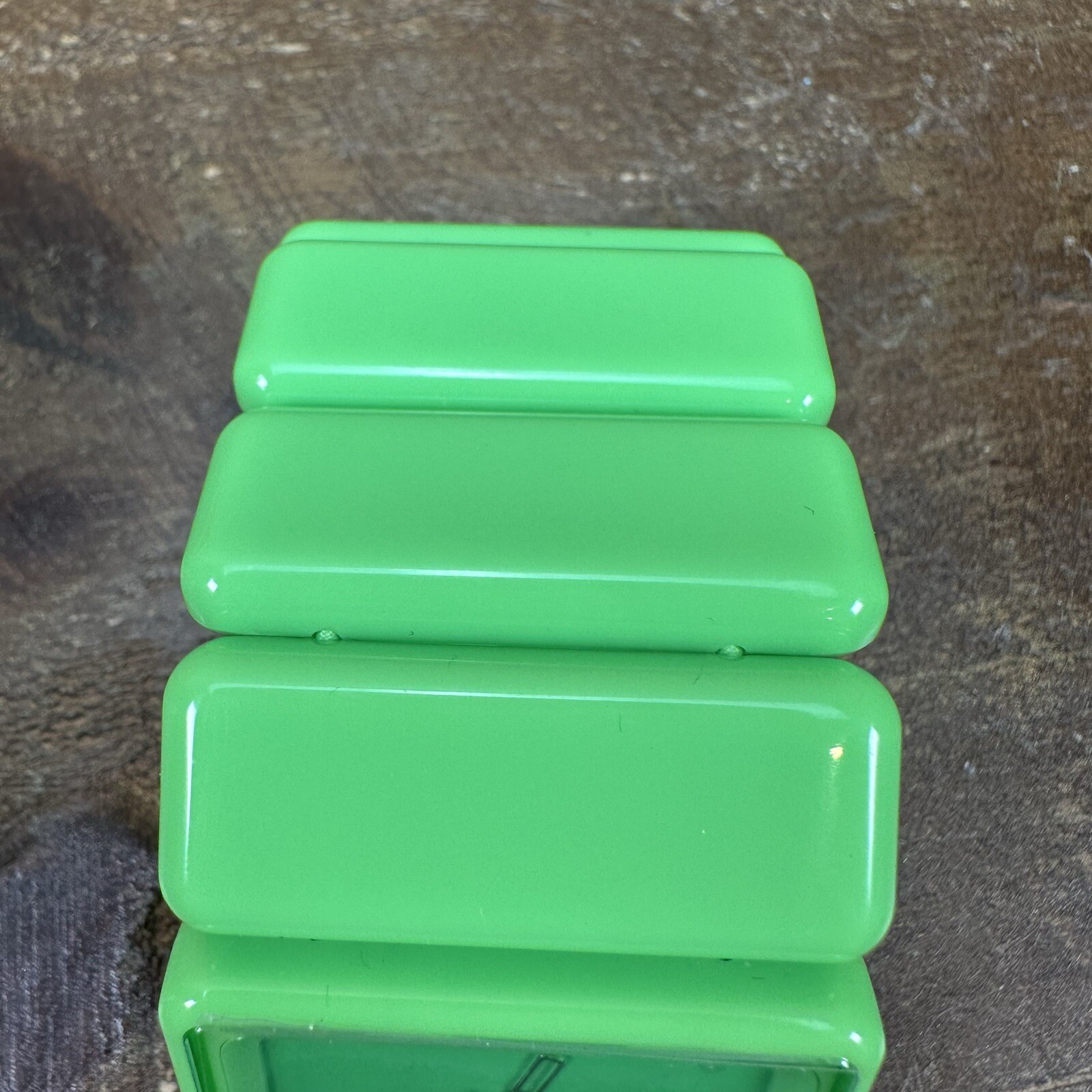 NIB Nixon The Vega Women’s Watch Love The Hotness Lime Color #A726 Elastic Band