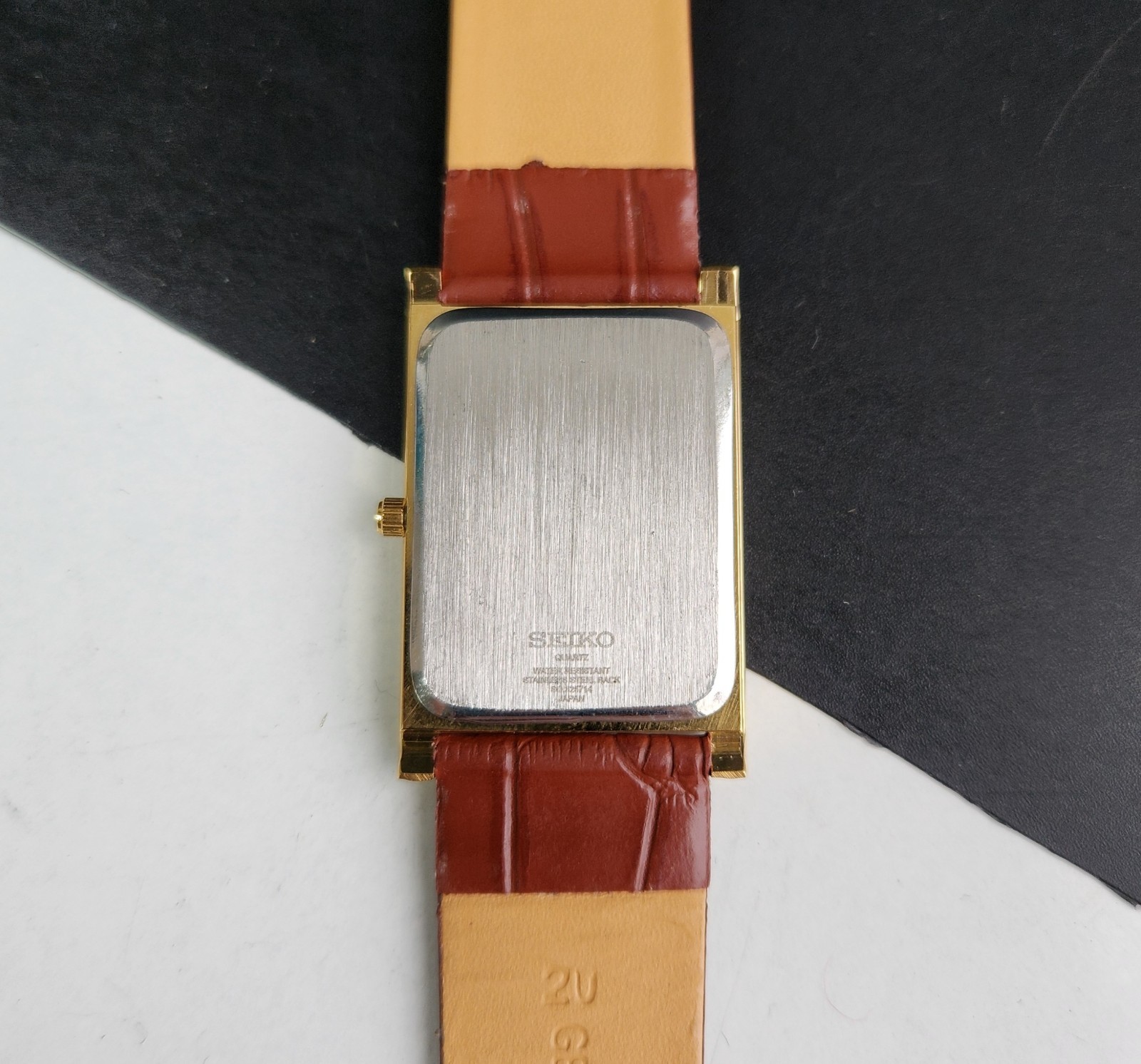 Vintage Seiko Slim Quartz Blue Face Rectangle Japanese 26MM Case Mens Watch A69