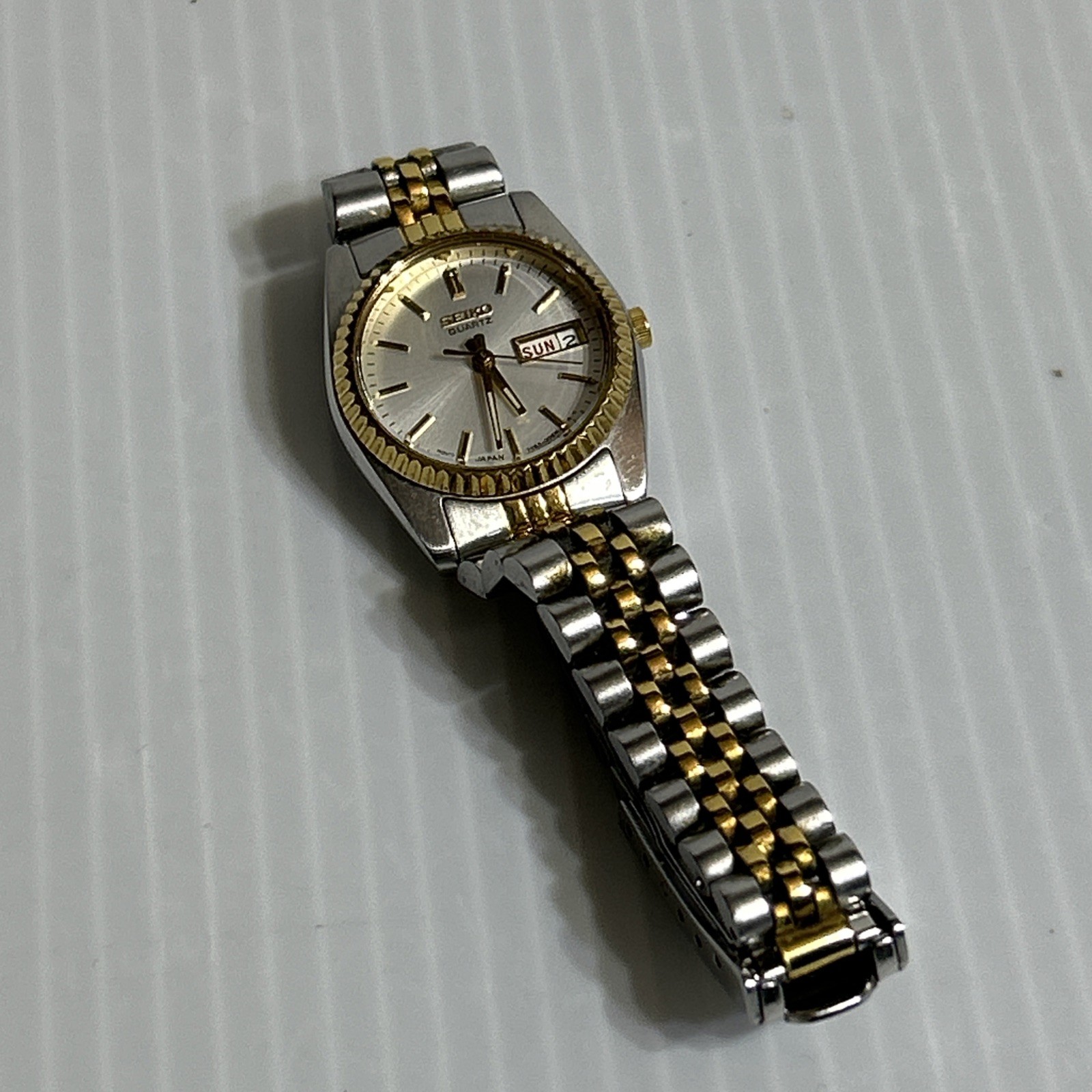 Seiko Women’s Presidential Watch Two Tone Jubilee Band 7N83-0041 (Needs Battery)