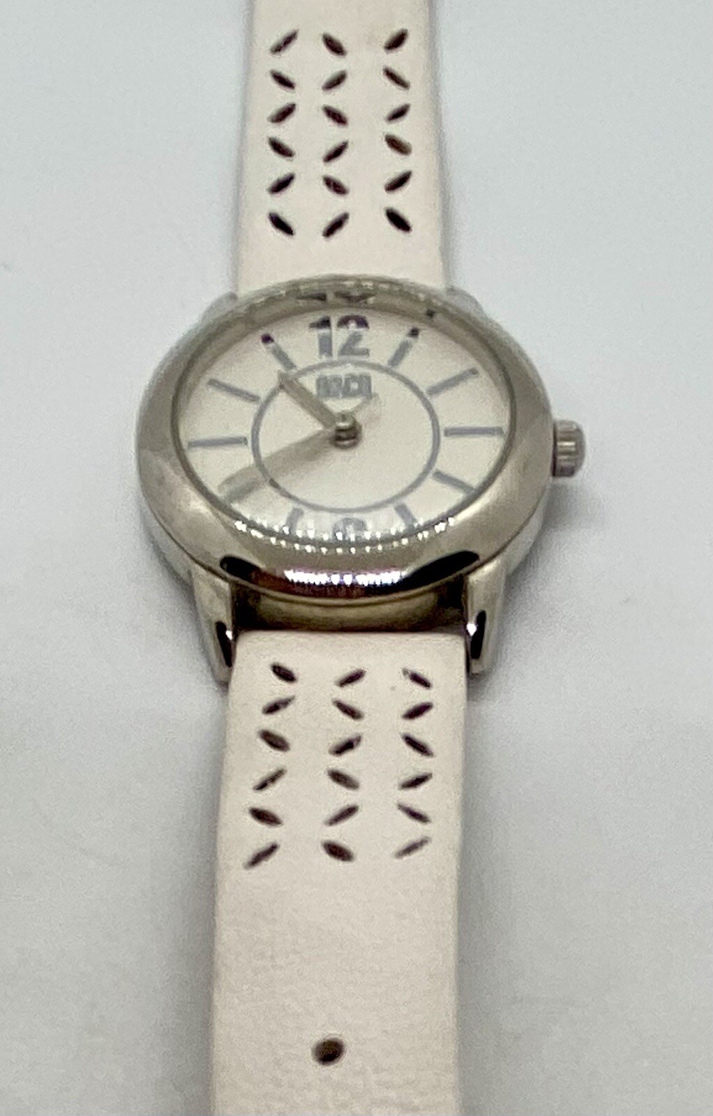 9&CO. Ladies Watch New Battery Installed White Dial Ivory Leather Silver Case
