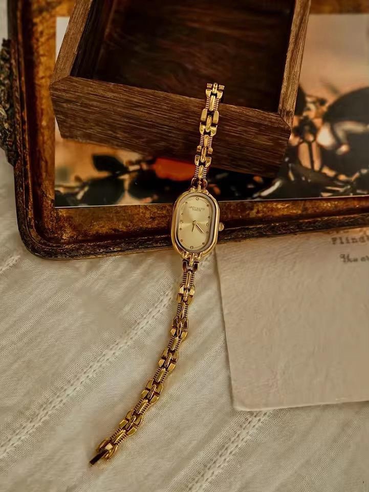 Women’s Dainty Wrist Watch French Vintage Style Stainless Steel Gold Dial