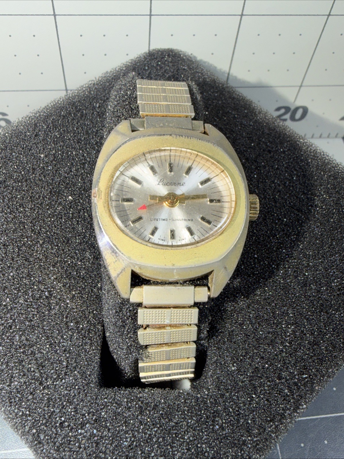 Lucerne Ladies Vintage Watch Working Mechanical Lifetime Mainspring Stretch Band