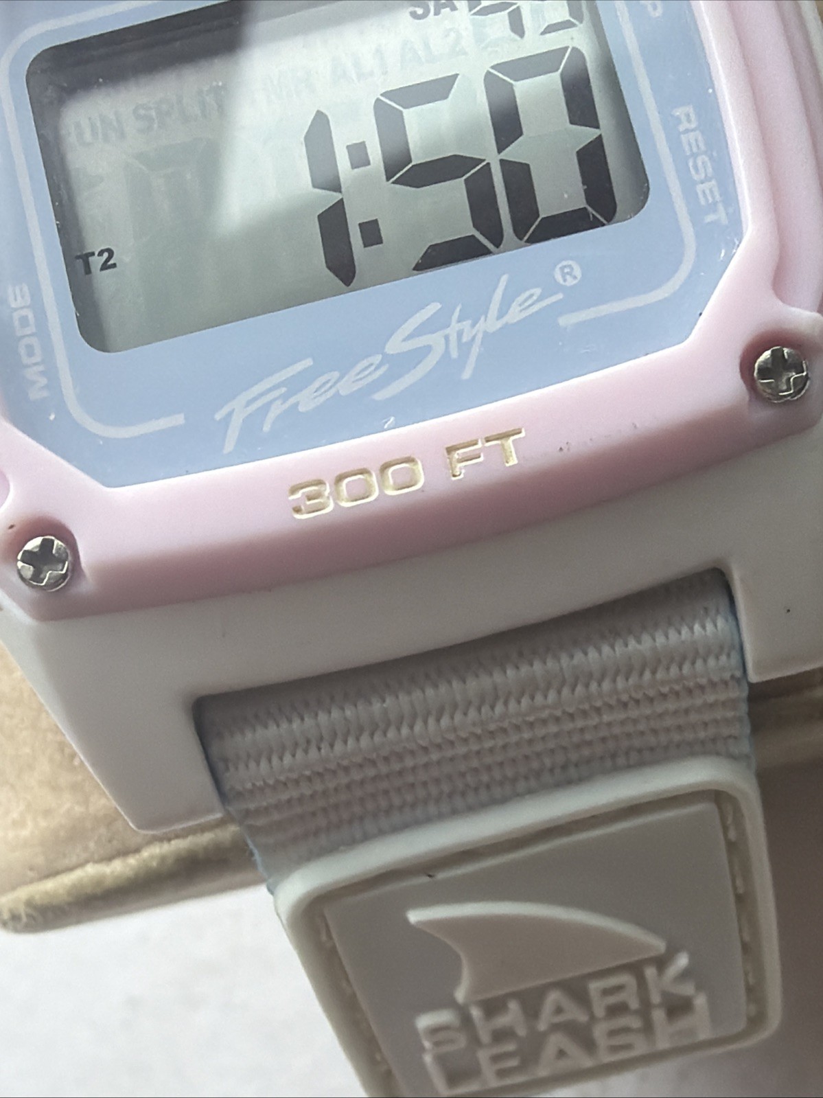 AW29 Shark Freestyle Caroline Marks Signature Shark Leashstrap Watch-Timer Works