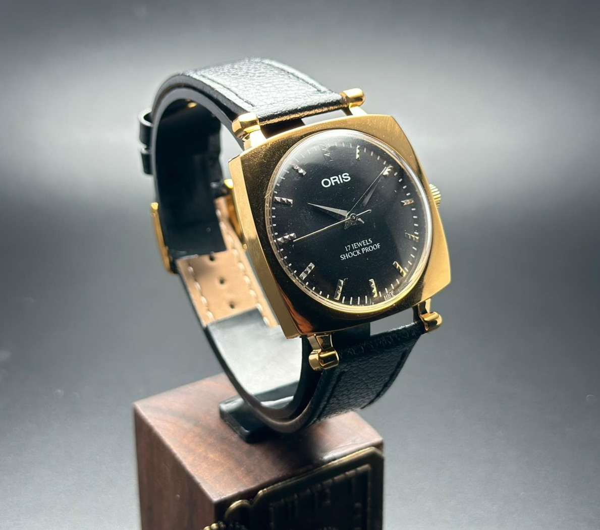 Vintage ORIS Swiss Hand-Wind Classic Mechanical Collectible Men’s Wrist Watch