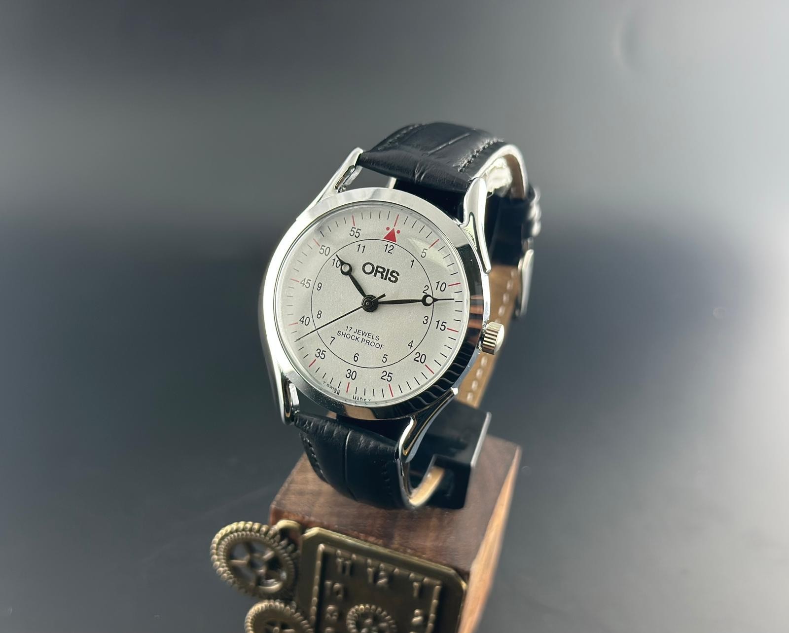 Vintage ORIS Swiss Hand-Wind Classic Mechanical Collectible Men’s Wrist Watch