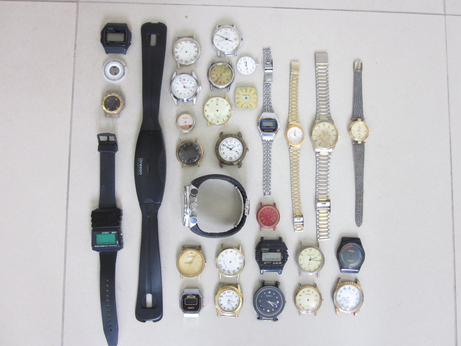 VINTAGE MEN WOMEN WATCHMAKER SPARE PARTS QUARTZ BATTERY WRISTWATCH LOT