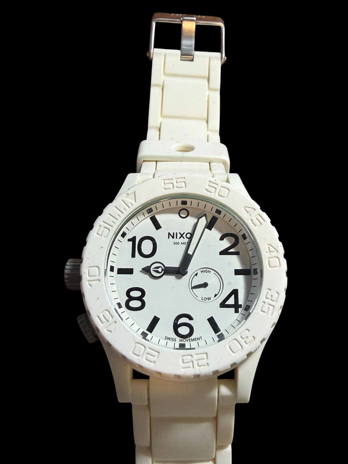 Nixon The 51-30 Rubber 300M White Cream Quartz Dive Watch Swiss Movement