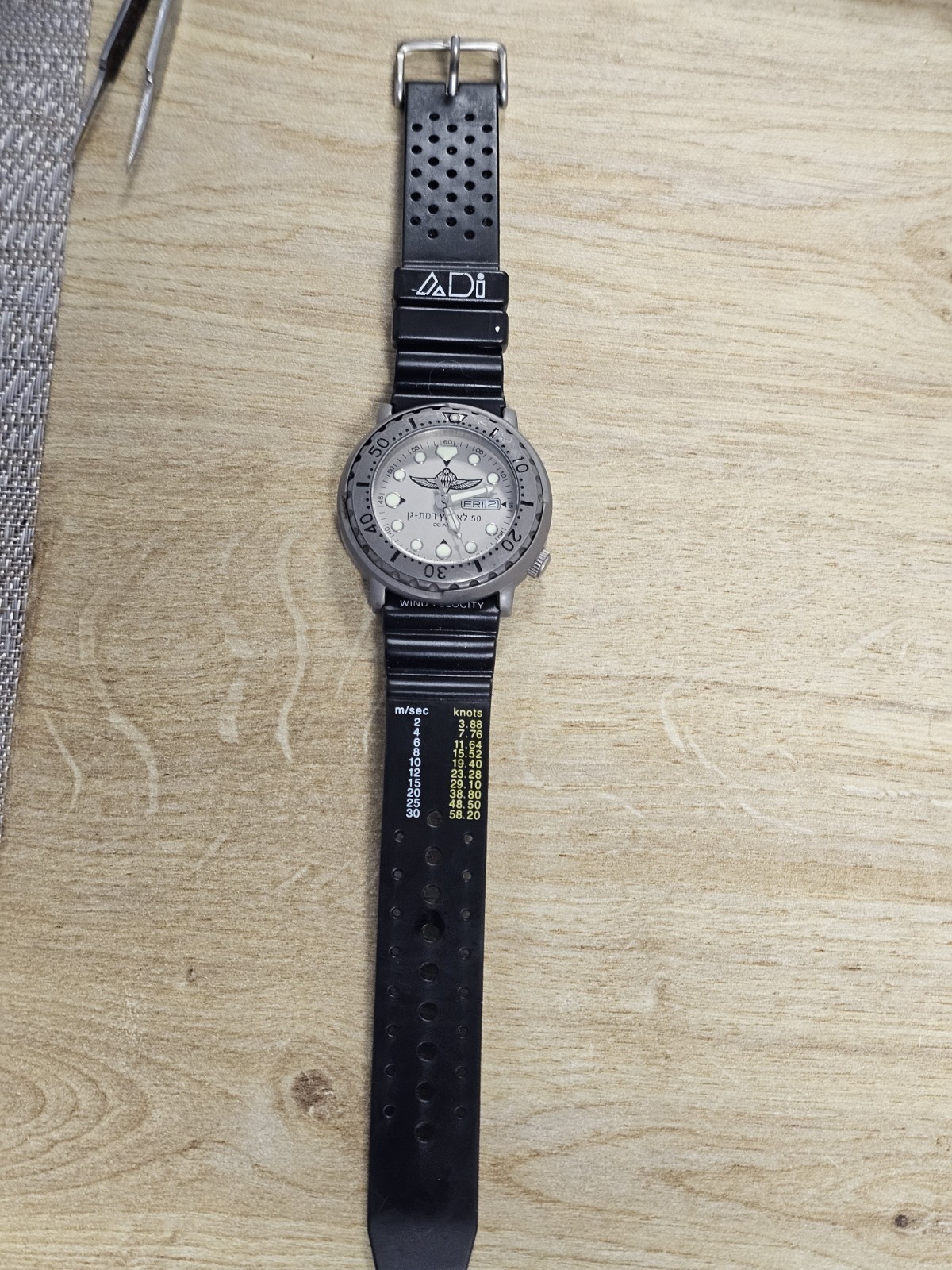 ADI 221 Diver 200M Israel IDF Paratroopers Brigade Quartz Military Watch