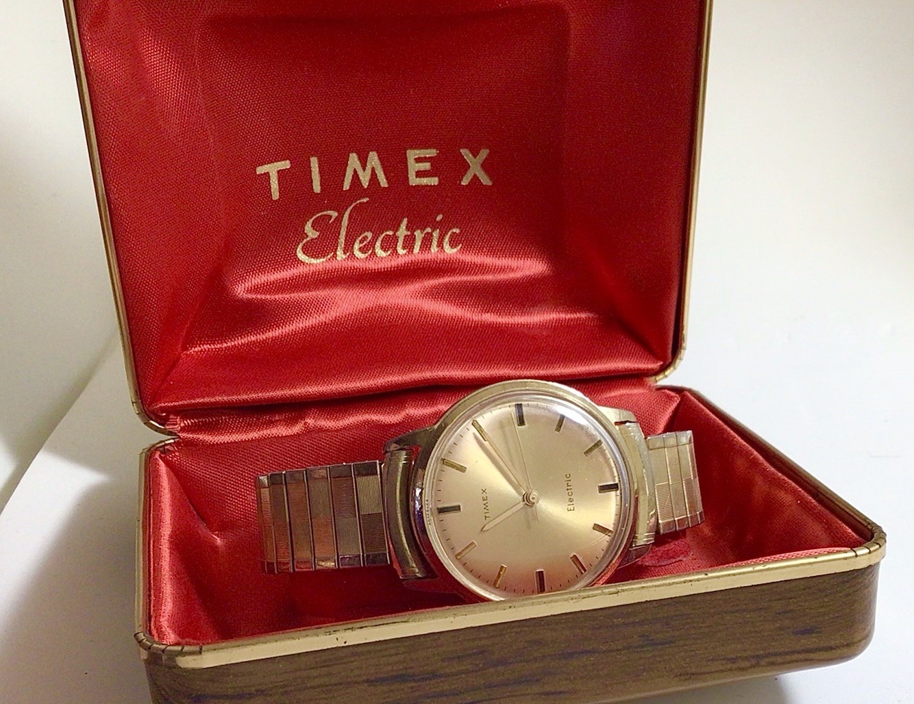 Vintage TIMEX ELECTRIC, West Germany, Mod. 67, Back Set, Ca. 1962, Working.