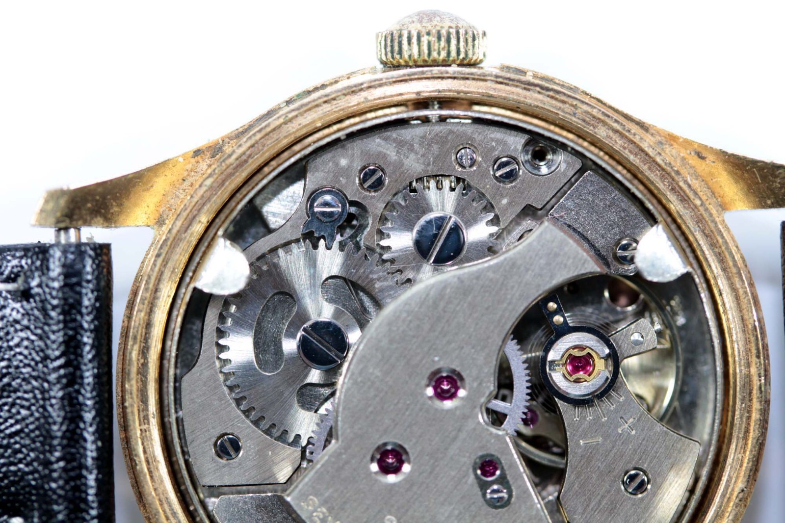 1950s AUST BRAND OLYMP SMALL GENT’S WATCH 17 JEWELS SWISS MANUAL FACETED GLASS