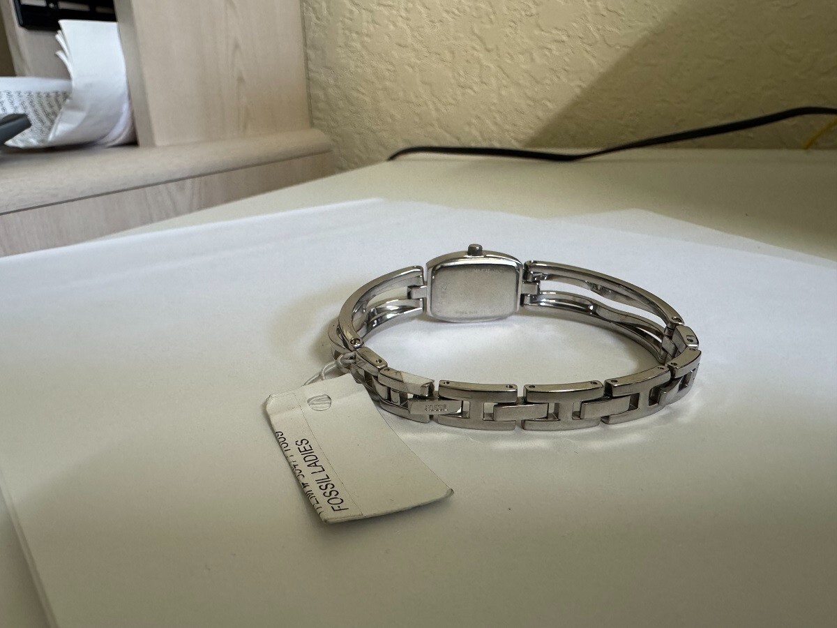 NOS Ladies FOSSIL Bracelet Watch black dial ES-2013