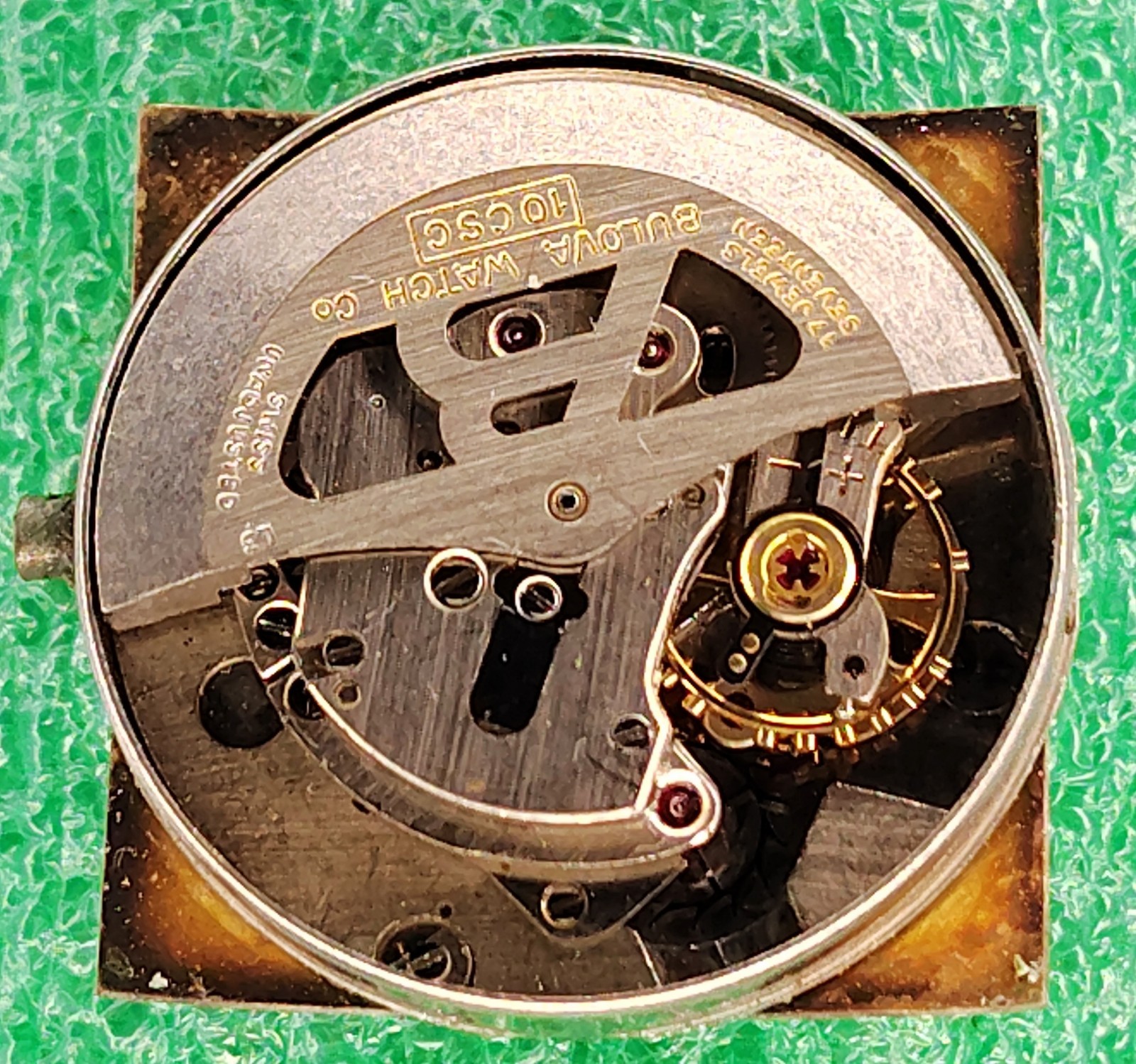 lot M235 mens Bulova 10CSC Automatic 17J Movement Vintage Watch Runs As Is Parts
