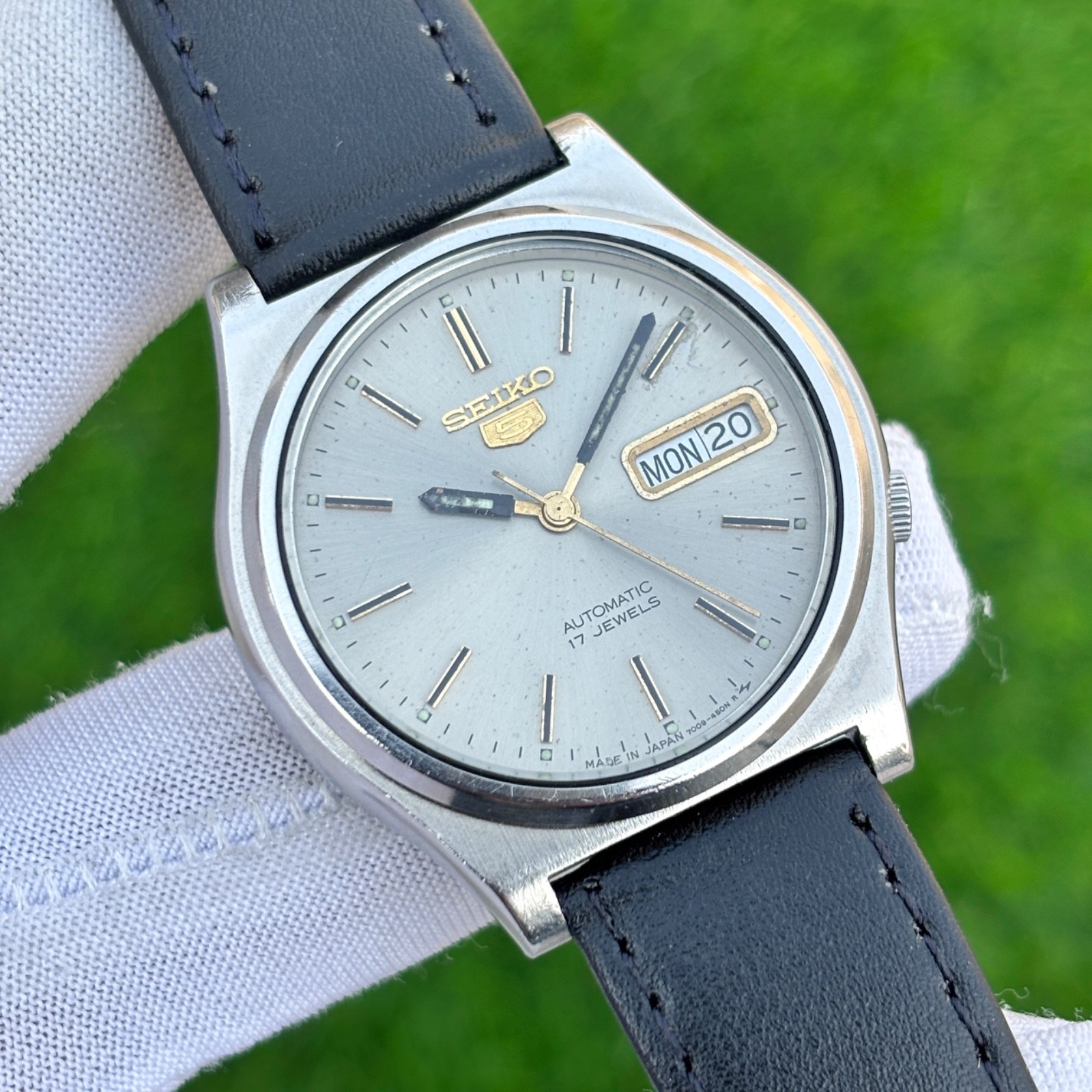 Vintage Seiko 5 Skin Sunburst Dial Automatic Japan Made Men’s Watch 7009-3171