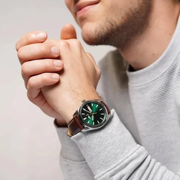 New Seiko SUR449P1 SUR449 Classic Sapphire Quartz Green Dial Brown Leather Men