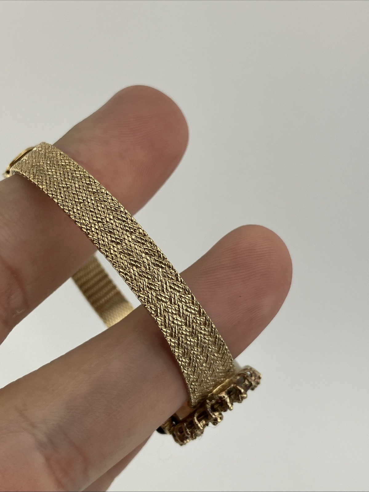 Vtg Topaz Ladies 18mm Watch Gold Tone Diamond & Red Ruby Bezel Adjutable – RUNS