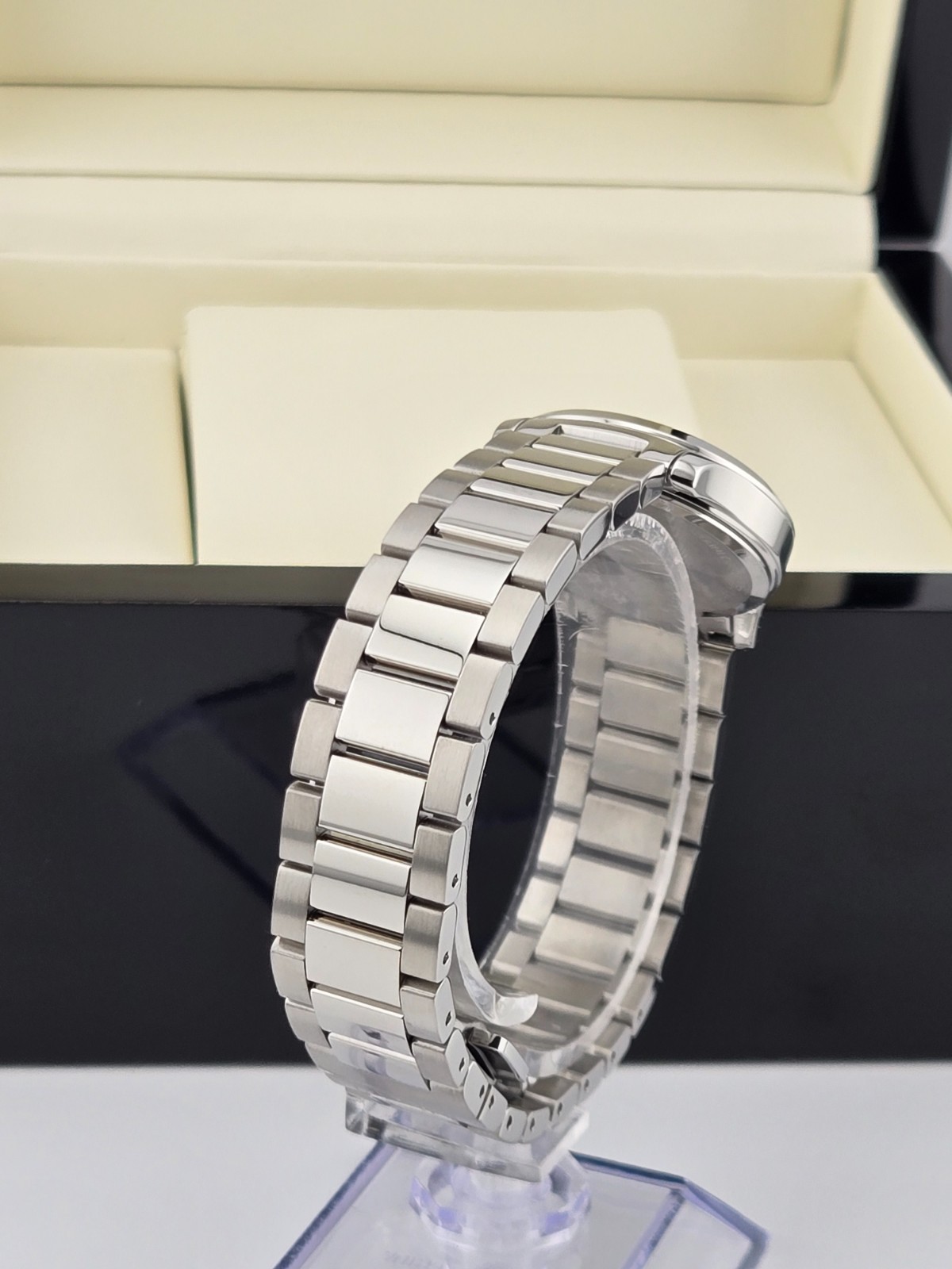 Gucci G-Timeless Women’s Pink Dial Watch Refurbished – YA1265047 ($1250 MSRP)